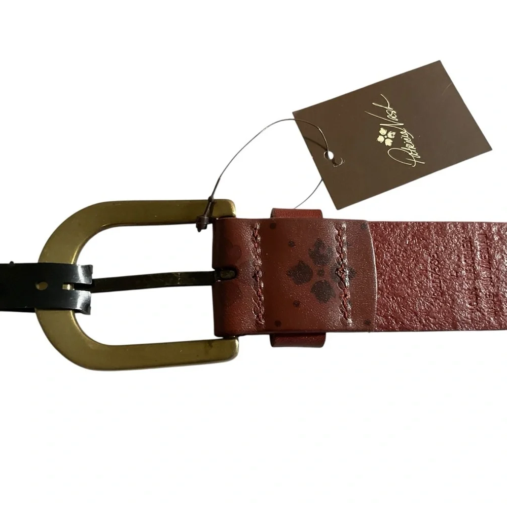 Patricia Nash leather brown belt with signature design, size M. NWT